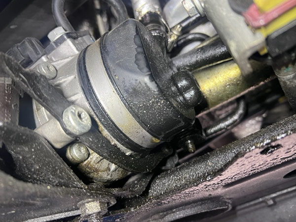 MINI クーパー R50 パワーステアリングオイル漏れ