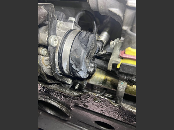 MINI クーパー R50 パワーステアリングオイル漏れ