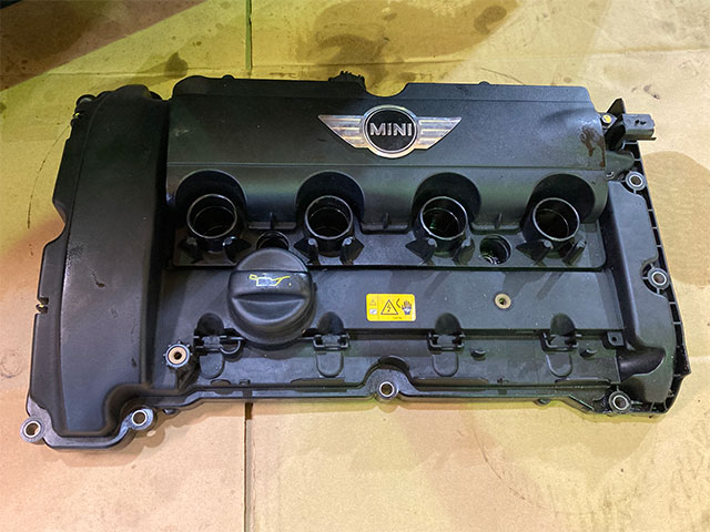 BMW・MINI R56 クーパーS エンジンオイル漏れ修理 | ミニ車検 ミニ修理